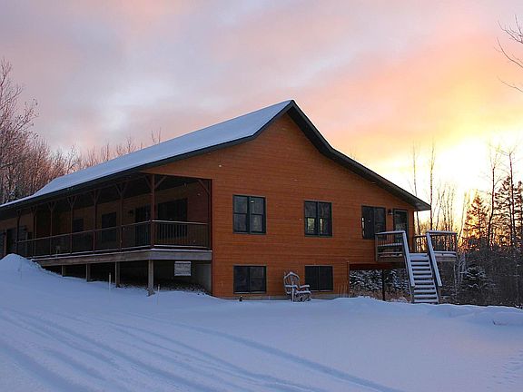 5th image of 22715 Ash St