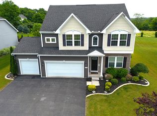 251 E Path Rise, West Henrietta, NY 14586