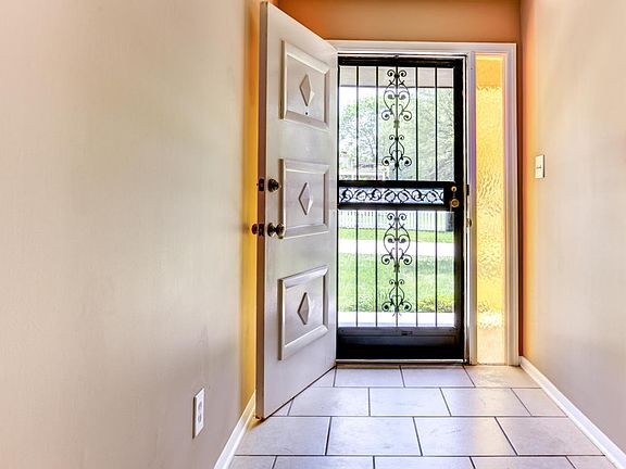 5th image of 4129 Beverly Pl