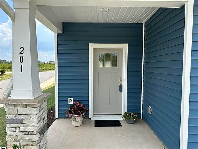 201 Shallons Drive - 1 — Photo 3