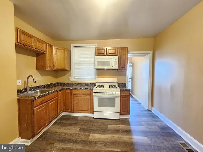 199 S Loudon Ave — Photo 4