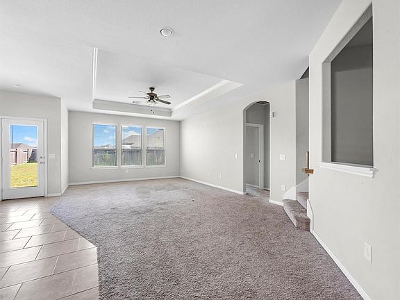 4th image of 24738 Heirloom Ln