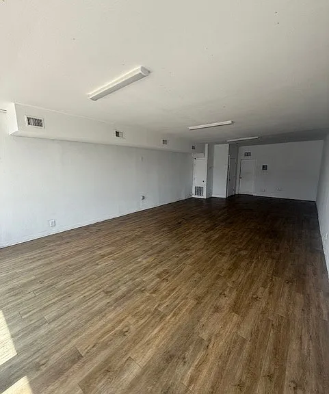 1122 Morgan Ave — Photo 2