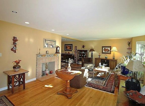 3rd image of 2433 S Belvoir Blvd