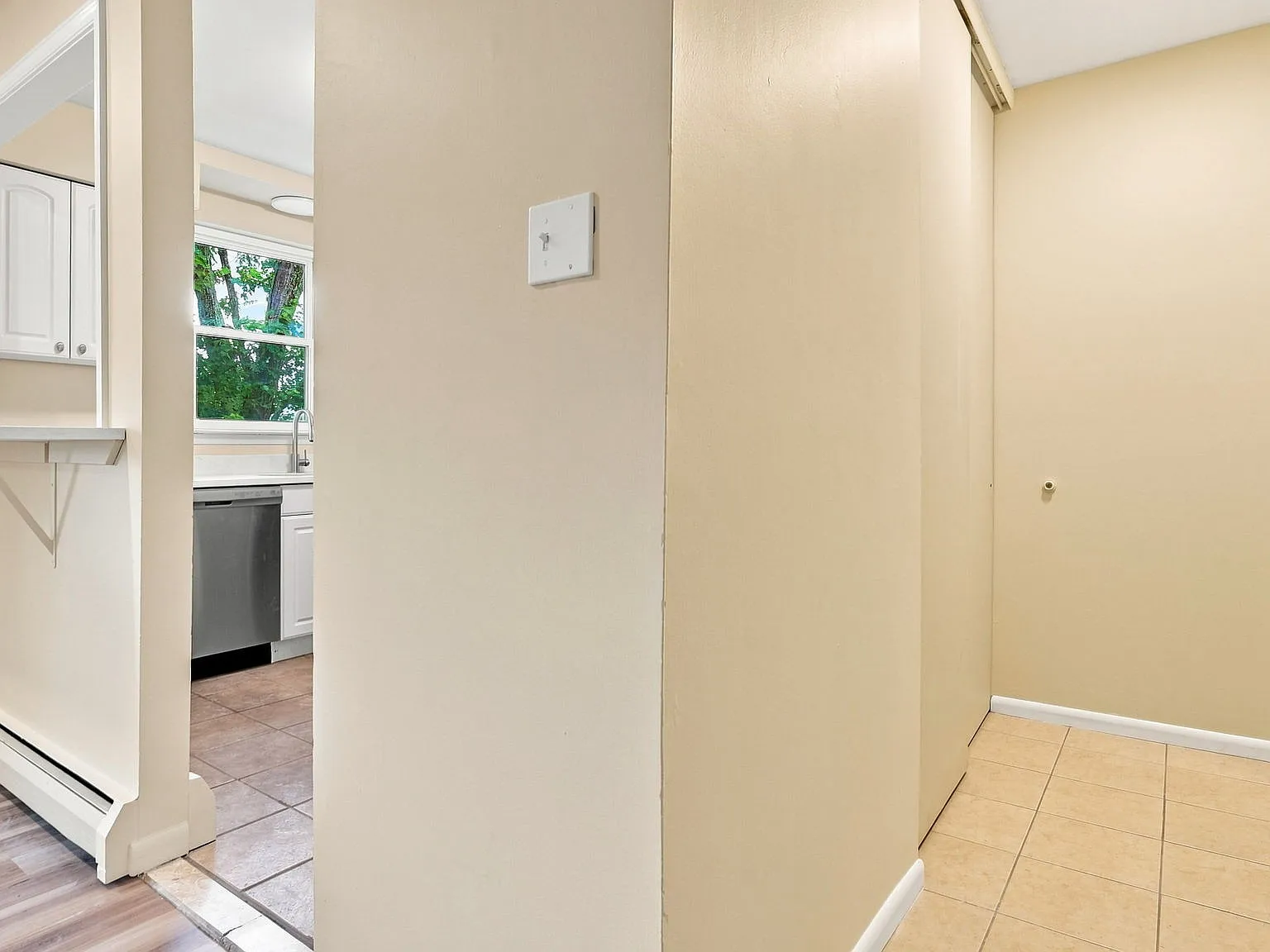 2 bed, 1000 sqft, $2,195 — Photo 4