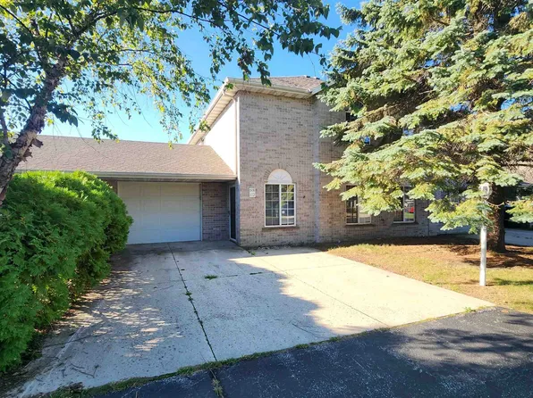 608 E Market St Unit 102, Elkhorn, WI 53121