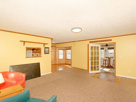 5th image of 36 Tootsie Dr
