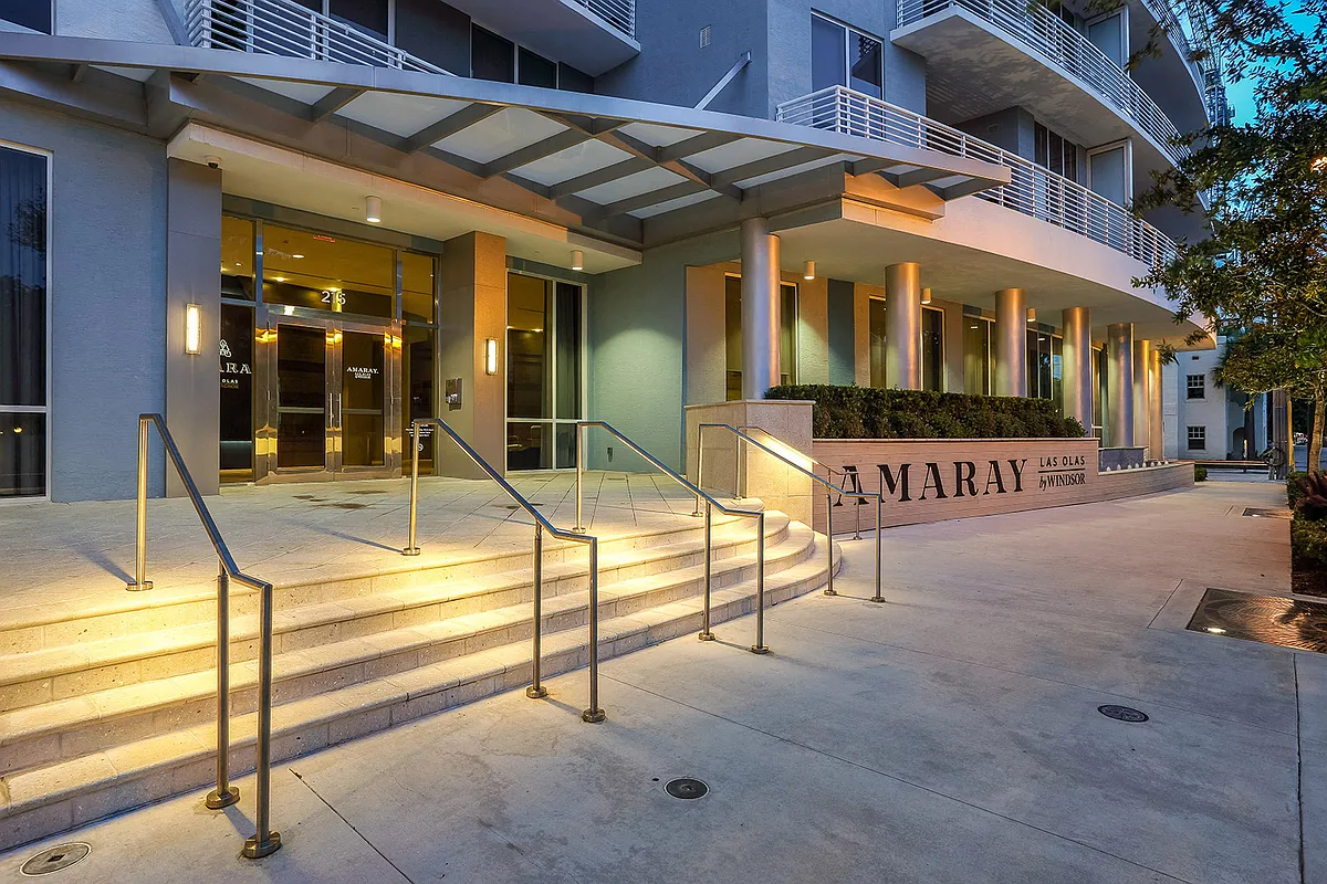 Located in beautiful Las Olas, Amaray fits right in with the thriving energy and captivating culture of Fort Lauderdale - Amaray Las Olas by Windsor