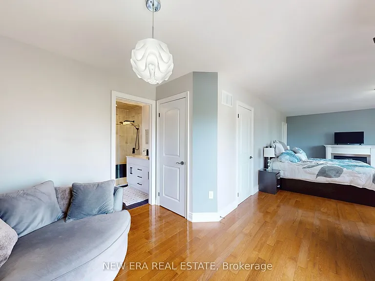 1031 Lake Dr N #UPPER — Photo 20