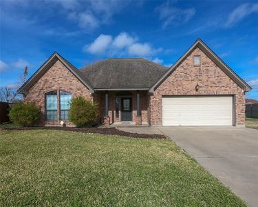 110 Revere Ct, Clute, TX, 77531