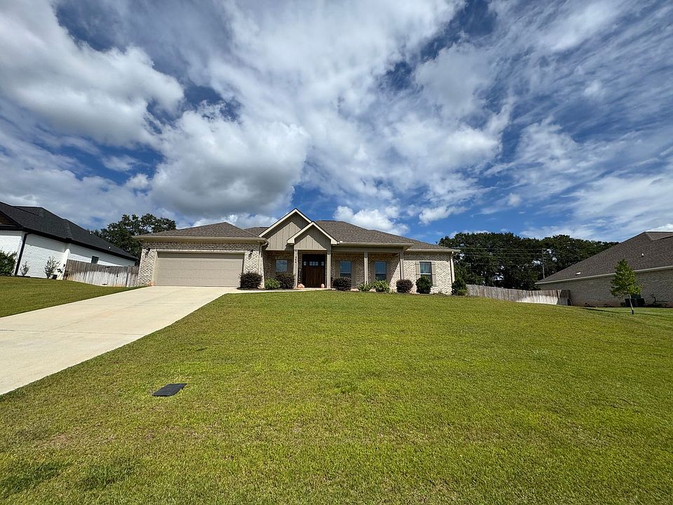 1st image of 364 Lakes Dr