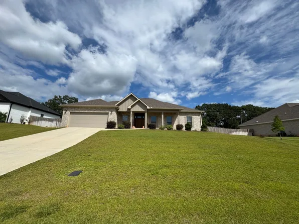 364 Lakes Dr, Enterprise, AL 36330