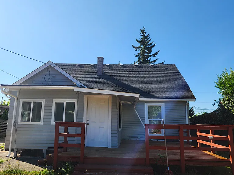 15212 Washington Ave SW — Photo 10
