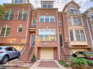 1552 N Colonial Ter, Arlington, VA 22209