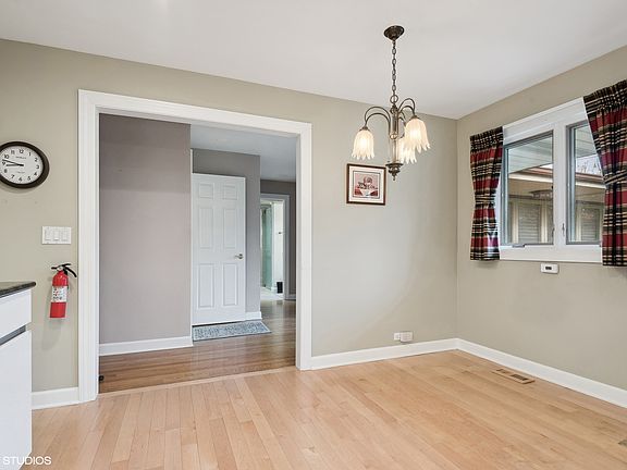 5th image of 6453 N Kilpatrick Ave