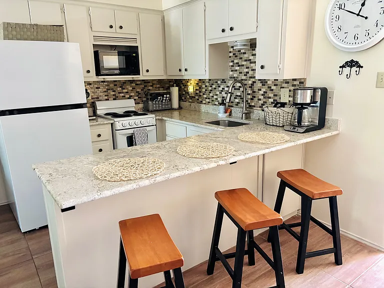 1581 Parkview Dr #E6 — Photo 4