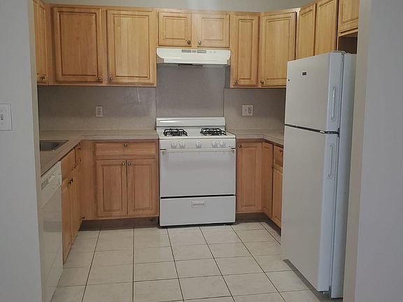 3rd image of 178 Beach 91st St #1ST