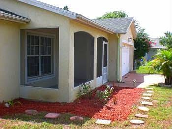 2nd image of 2149 SW Cameo Blvd