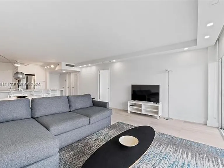 5700 Collins Ave #7J — Photo 13