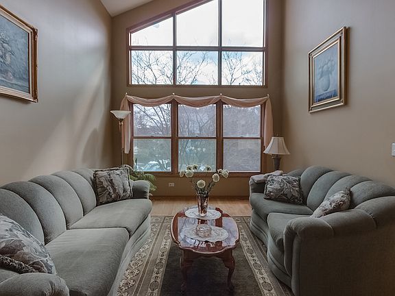 4th image of 211 Thomas Dr