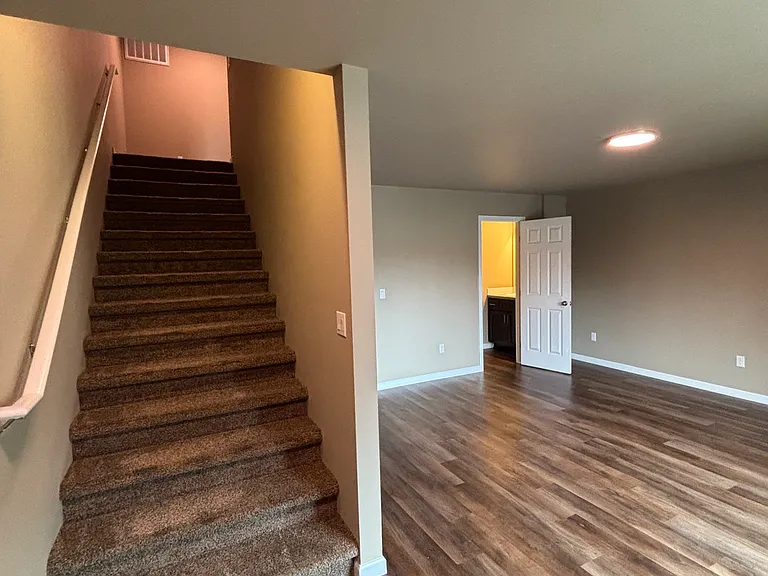 633 Hansen St SE #A — Photo 27