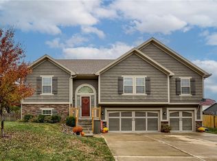 1513 Northpoint Ave, Liberty, MO 64068