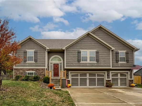 1513 Northpoint Ave, Liberty, MO 64068