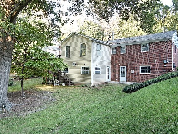 3rd image of 617 Candlewood Dr