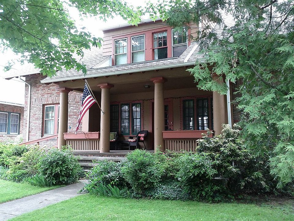 1st image of 304 S Franklin St