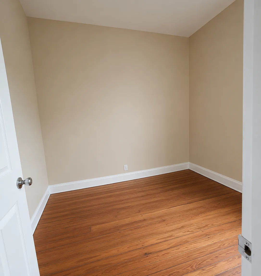 3 bed, 1000 sqft, $2,400 — Photo 3
