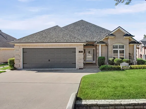 8606 Leisure Ln, Granbury, TX 76049