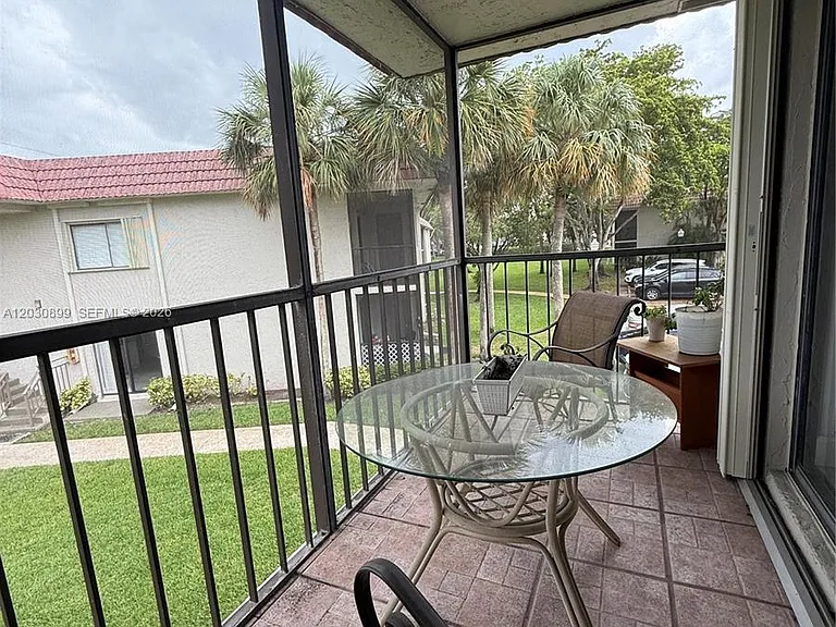 16184 Laurel Dr #204 — Photo 23