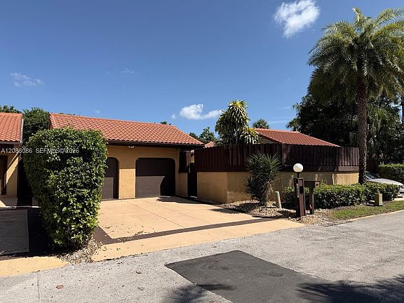 4th image of 1085 NE 203rd Ln