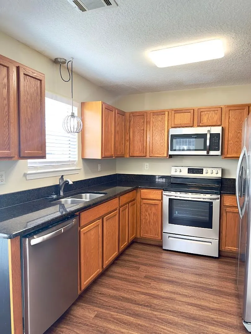 138 Hamilton Drive — Photo 4