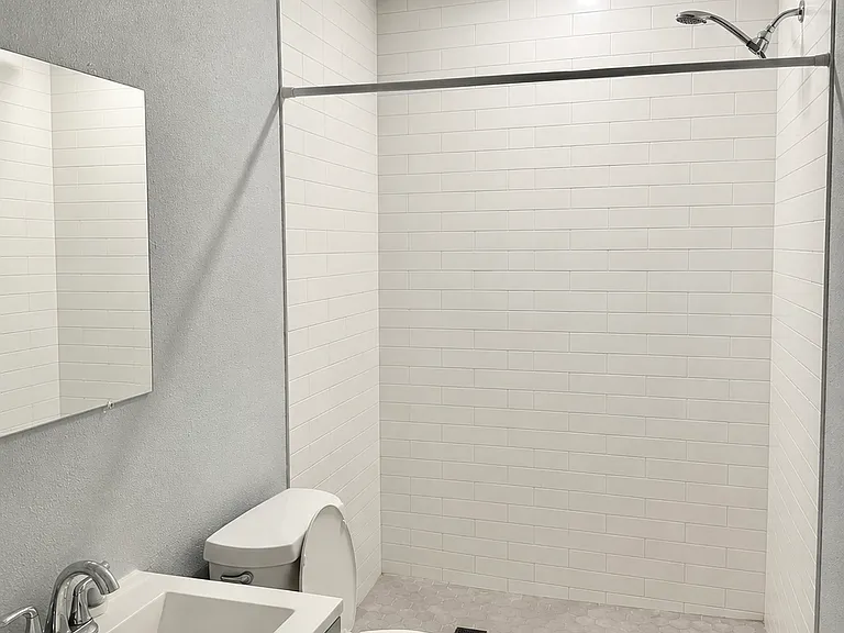 115 N Hampton Ave — Photo 24