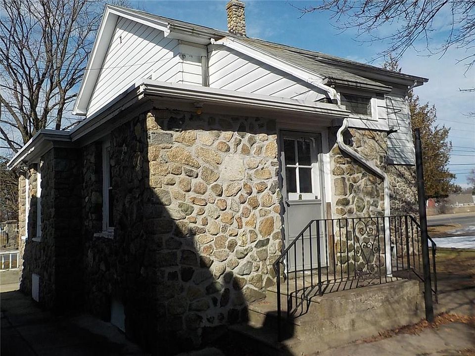 1966 Mendon Rd, Woonsocket, RI 02895 Zillow