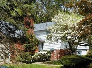 209 Maple Ave, Wyncote, PA 19095