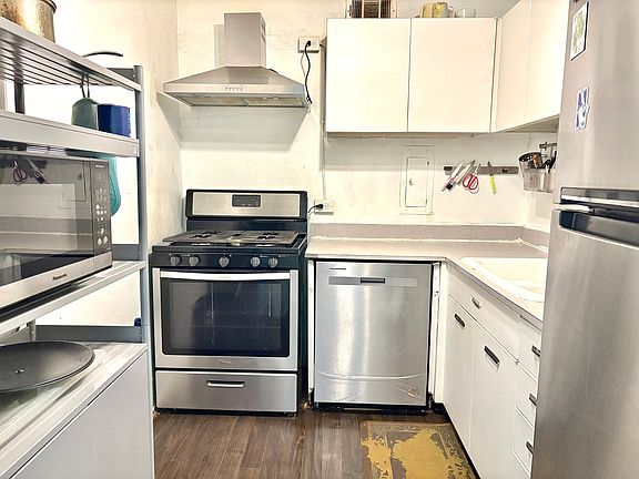 5th image of 1401 E 55th St APT 315N