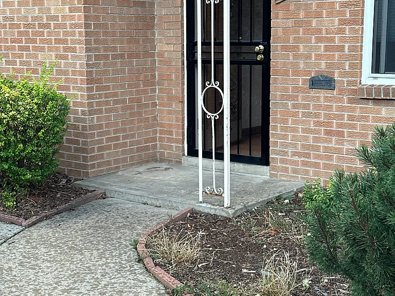 3300 W 22nd Ave — Photo 1