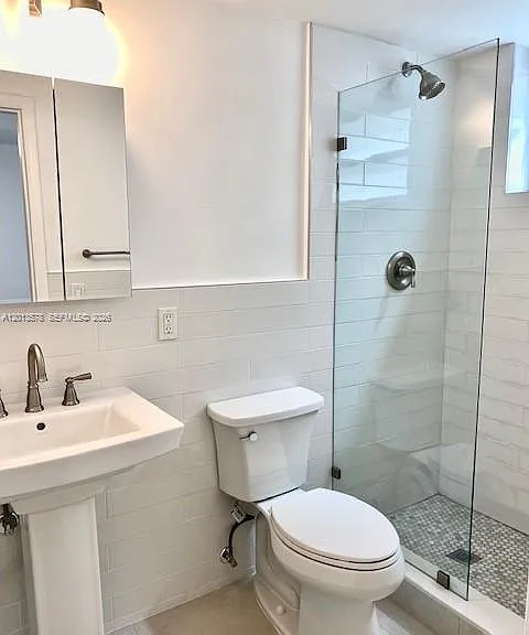 517 Menendez Ave #- — Photo 10