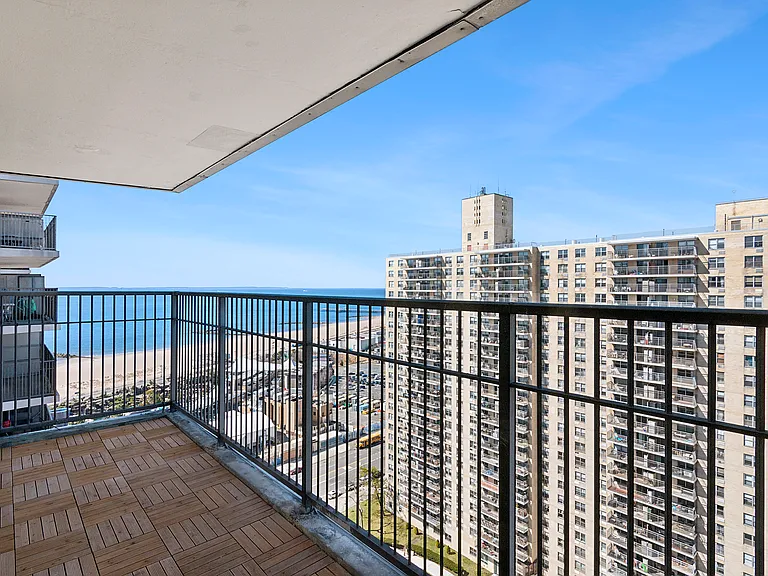 501 Surf Ave #21C — Photo 4