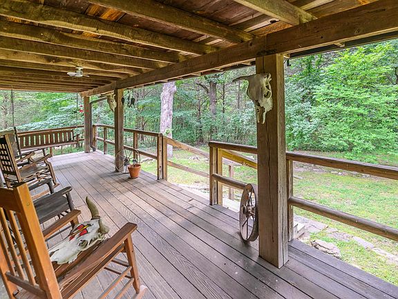4th image of 4409 Pleasant Valley Rd