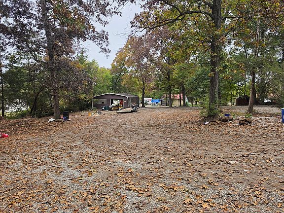 5th image of 327 Jefferson Pike
