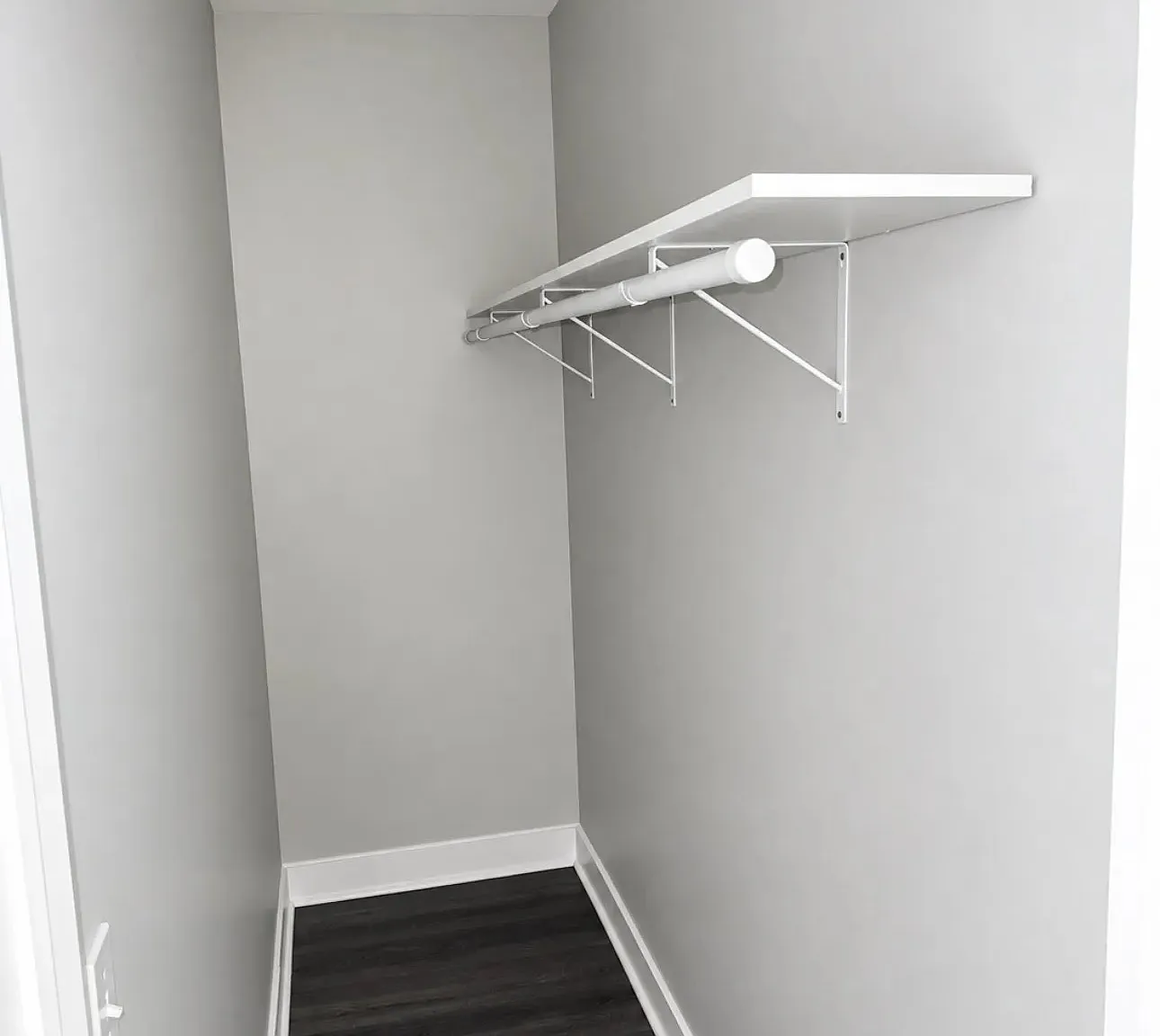 3 bed, 1100 sqft, $2,100 — Photo 3