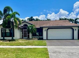 434 N Country Club Blvd, Boca Raton, FL 33487