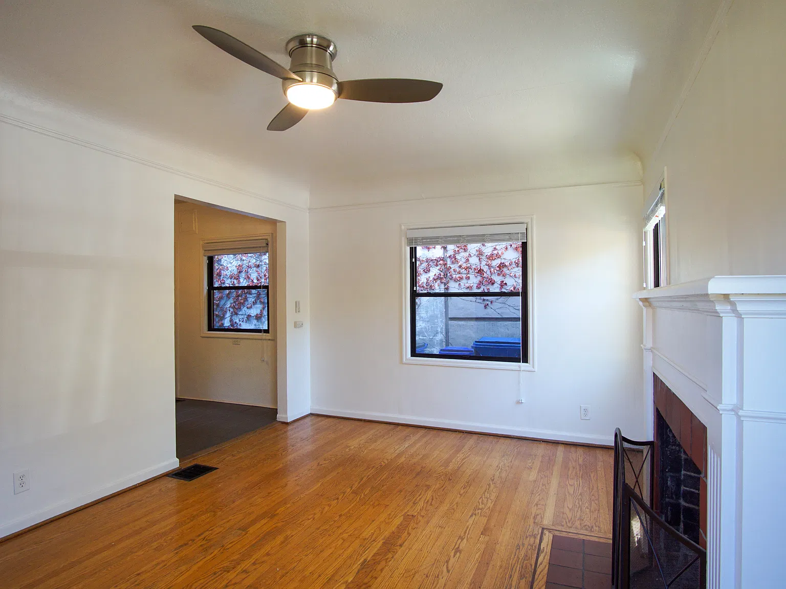 Just in Time for Fall! Great Nob Hill 1-Bed in Boutique Courtyard Building! — Photo 3