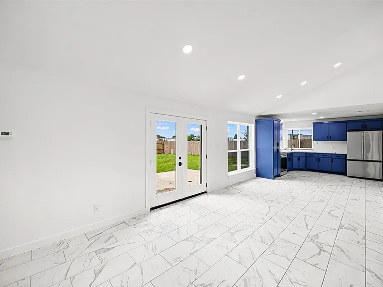 12831 Nyack Dr — Photo 15