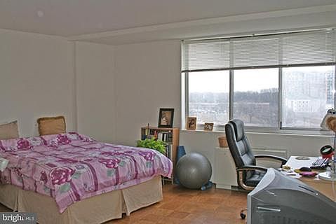 5th image of 10401 Grosvenor Pl APT 1016
