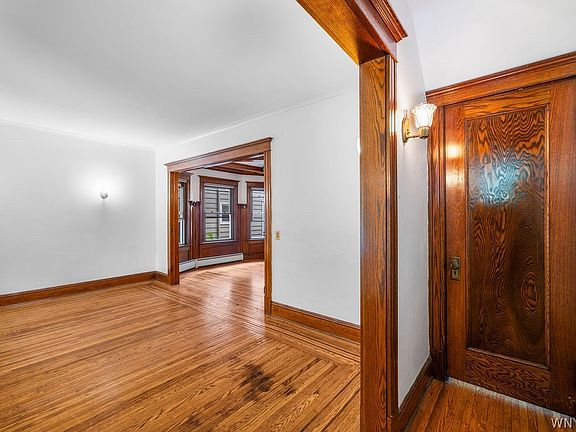 3rd image of 845 Potomac Ave #1