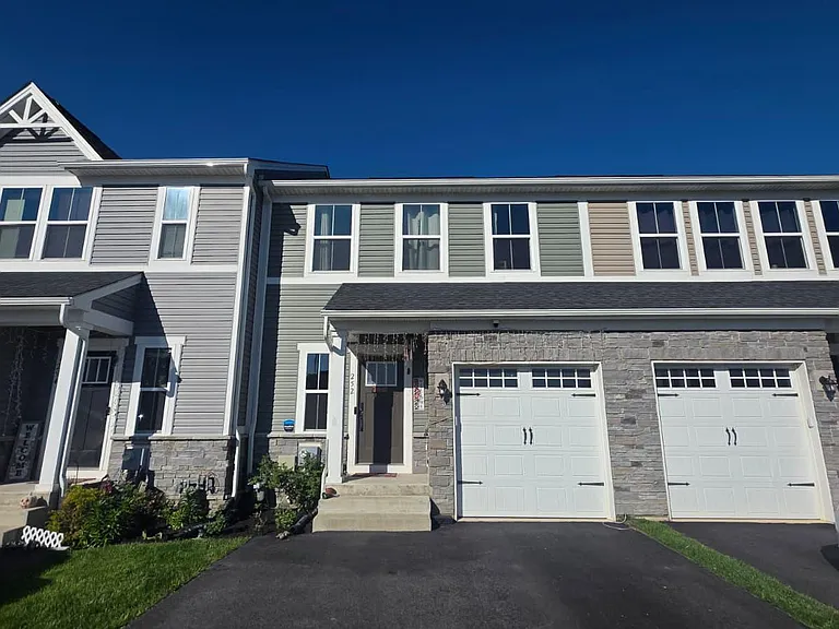 252 Chase Dr — Photo 1